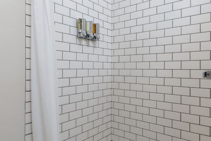 Room 15 of 172