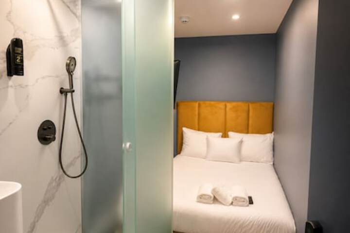 Room 14 of 49