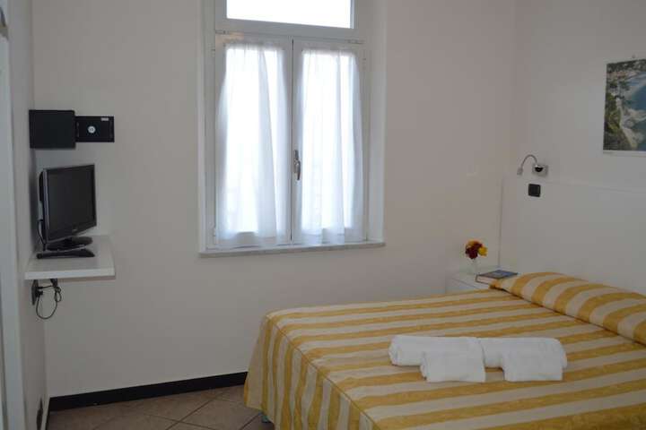 Room 15 of 51