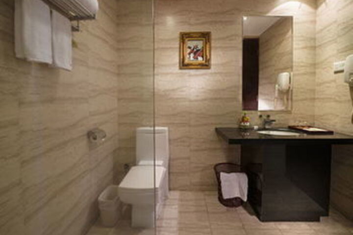 Room 2 of 4