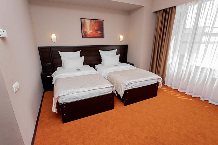 Room 40 of 148