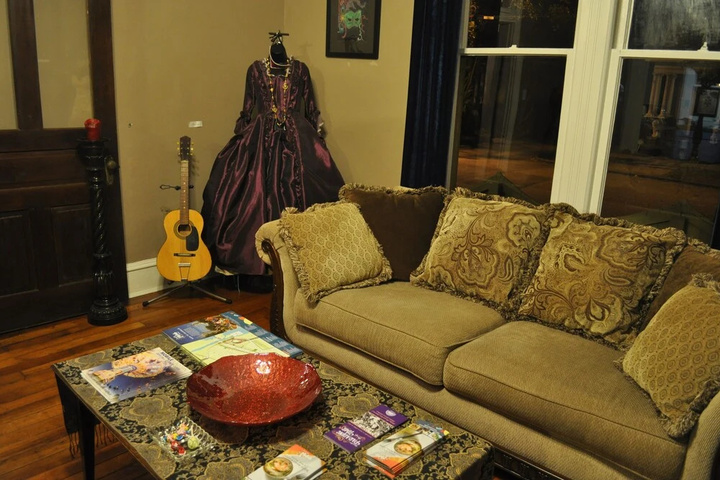 Room 11 of 21