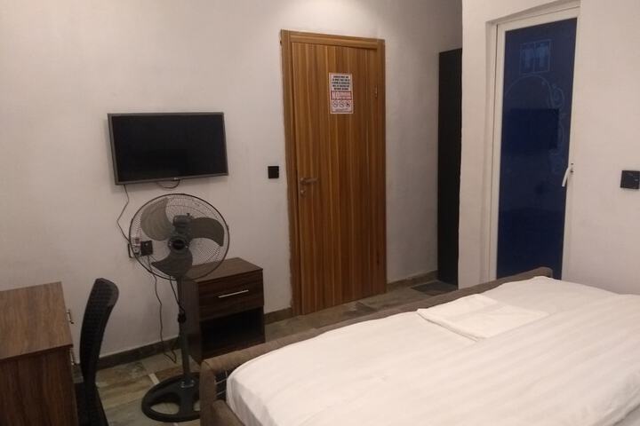 Room 19 of 39