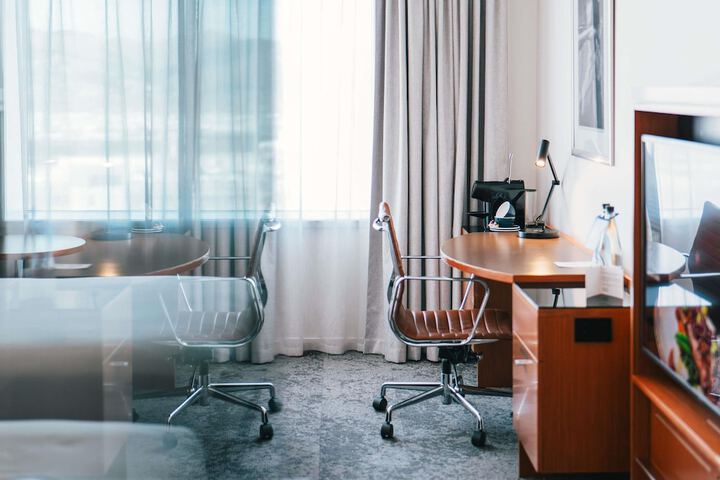 Room 13 of 65