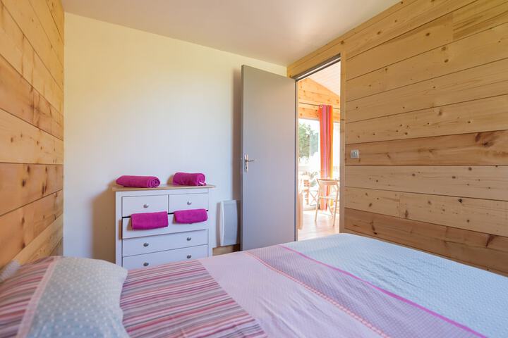Room 2 of 16
