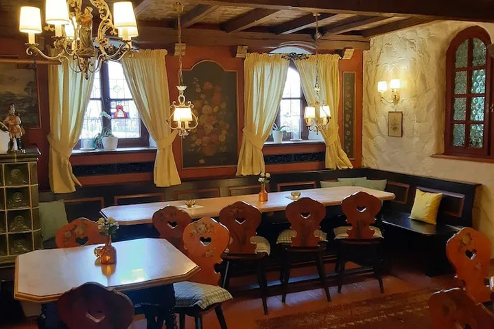 restaurant