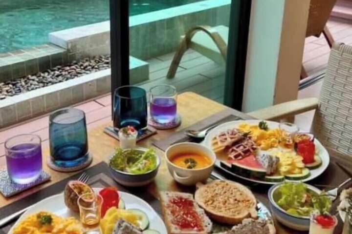 Breakfast/Coffee Service 90 of 110