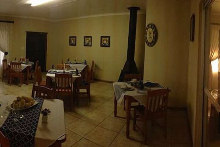 Dining 13 of 38