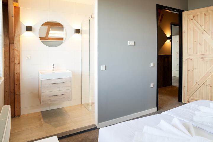 Room 133 of 141