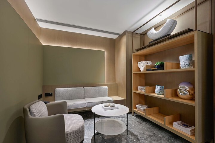 Room 7 of 63