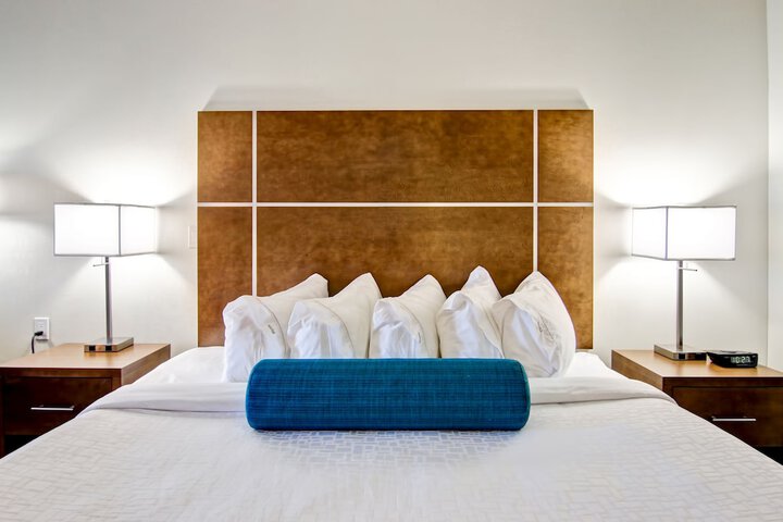 Room 16 of 36