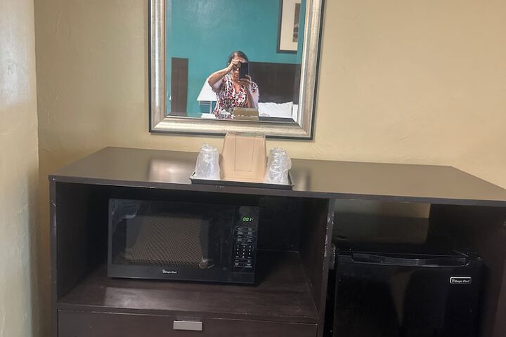 Room 5 of 17