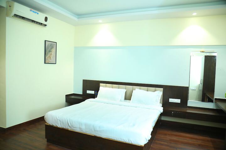 Room 3 of 24