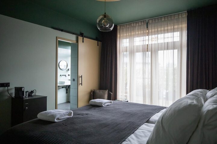 Room 25 of 39