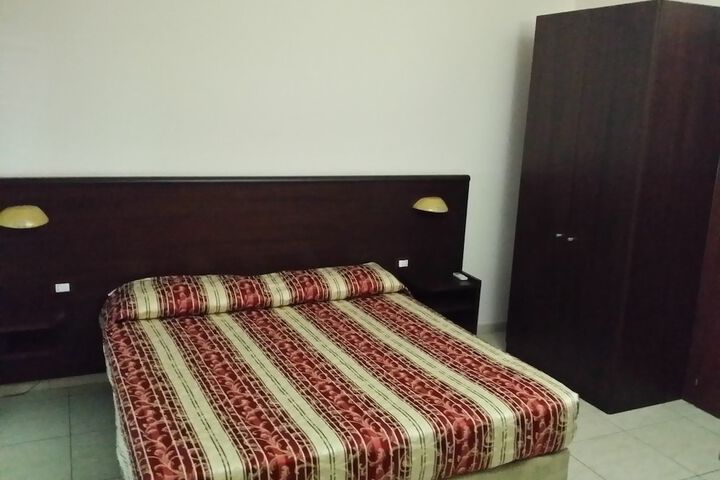 Room 16 of 63