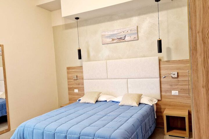 Room 25 of 68