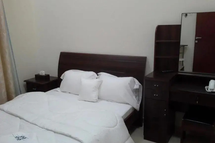Room 2 of 6