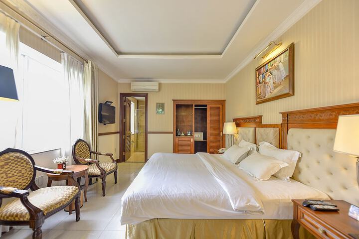 Room 8 of 45