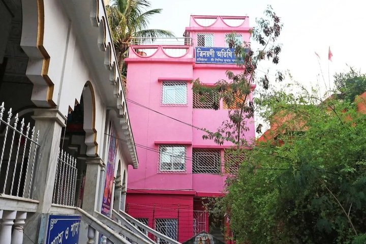 OYO 16496 Trinayani Atithi Niwas