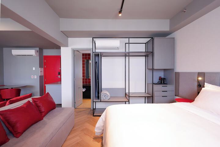 Room 18 of 68