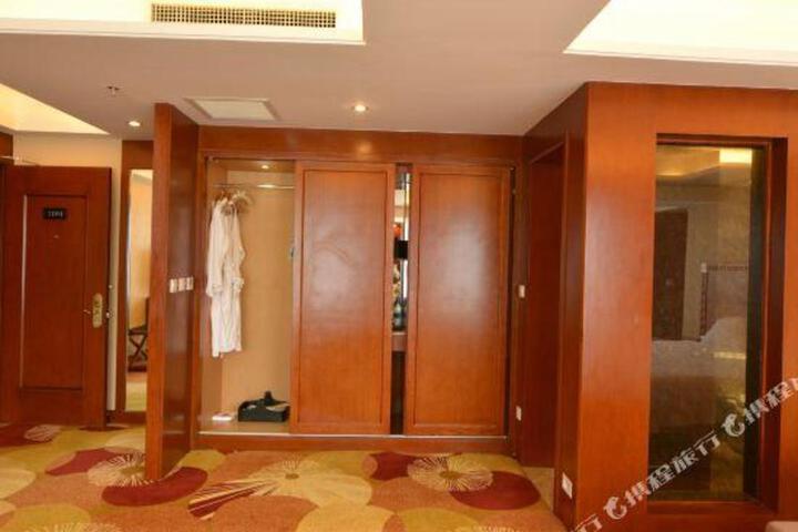 General 2 of 23