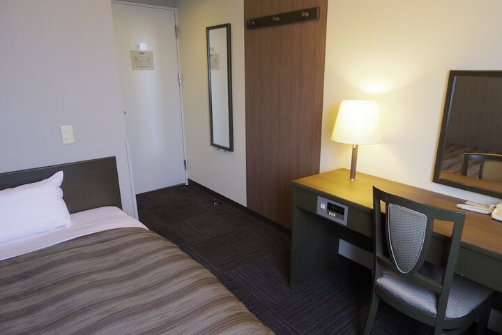 Room 4 of 21