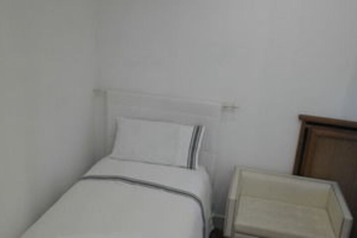 Room 37 of 134