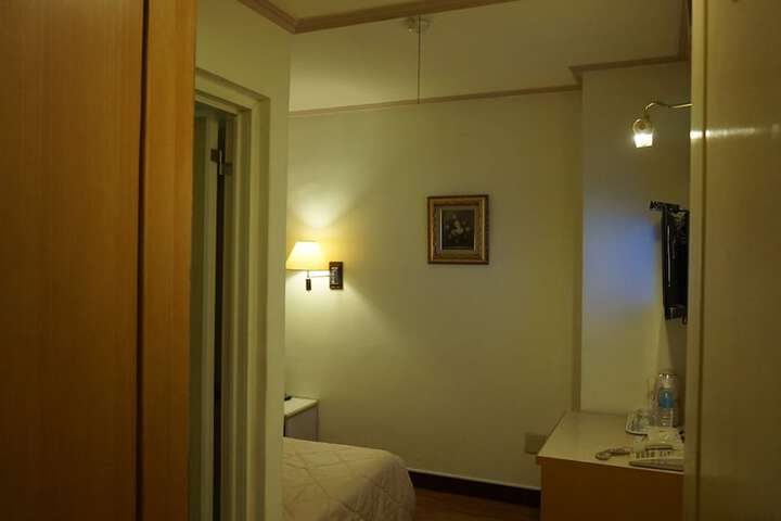 Room 35 of 64