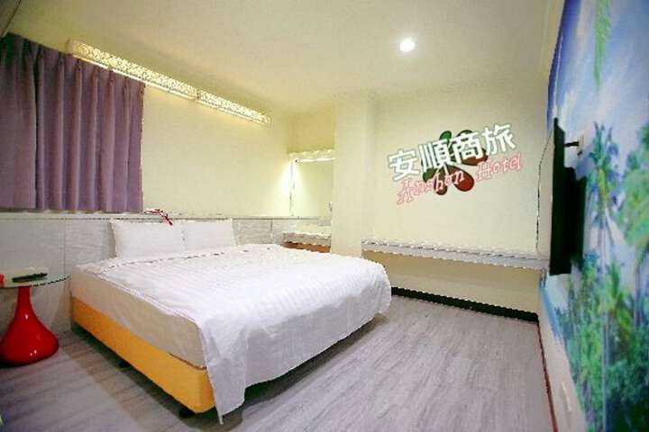 Room 2 of 41