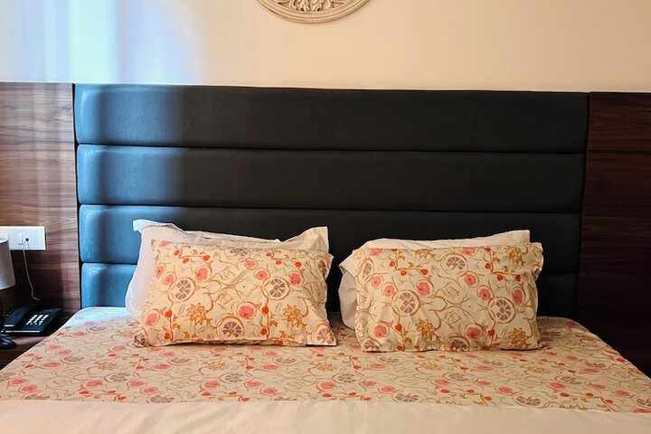 Room 14 of 28