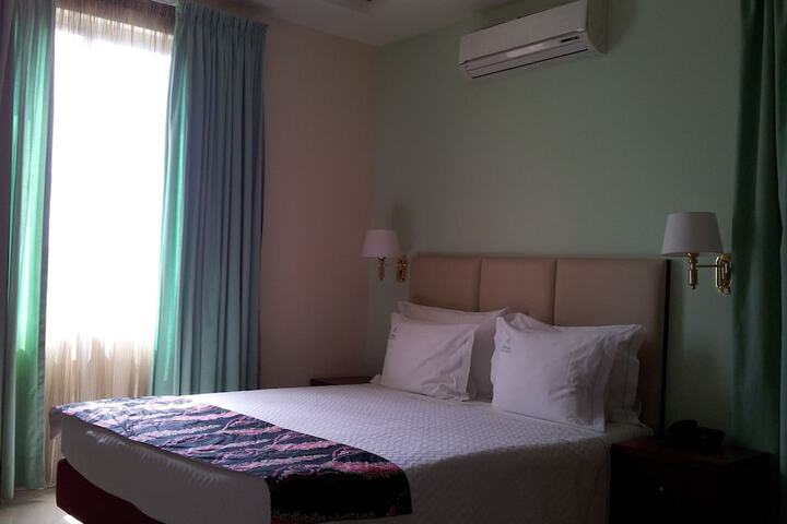 Room 9 of 62