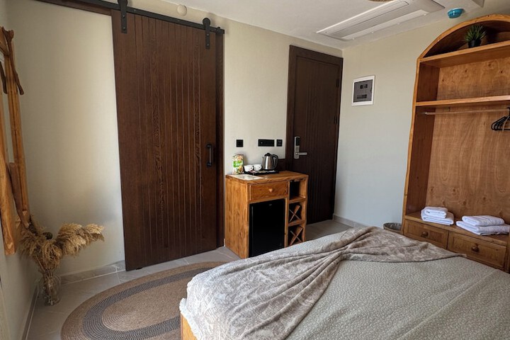 Room 3 of 41