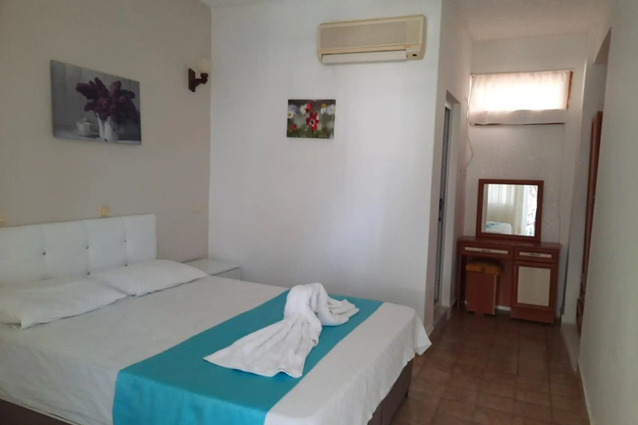 Room 2 of 16