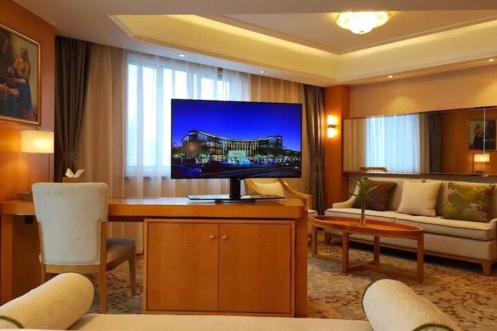 Room 16 of 23