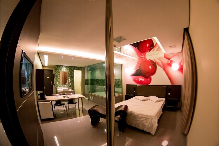 Room 5 of 42