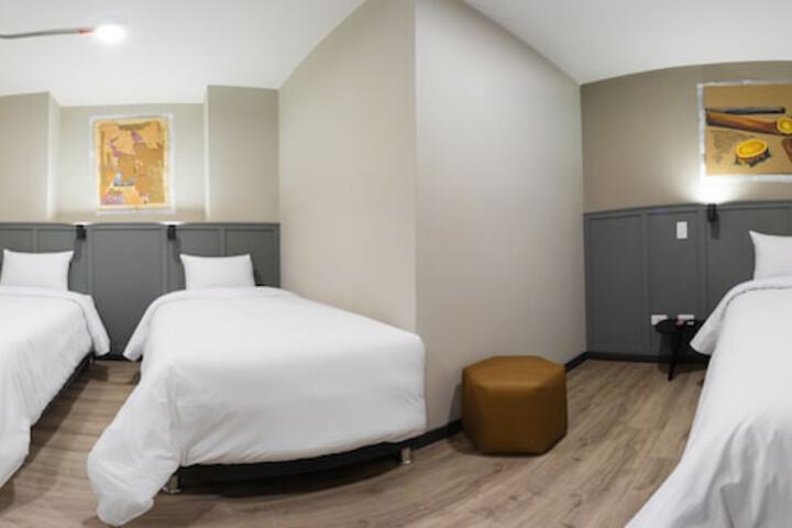 Room 16 of 46