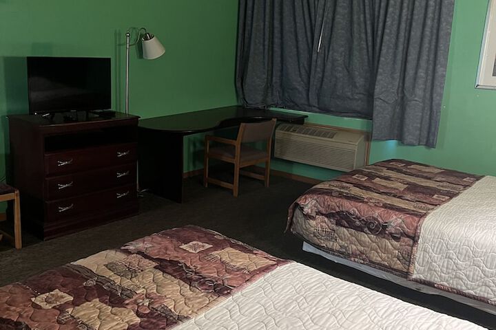 Room 6 of 17