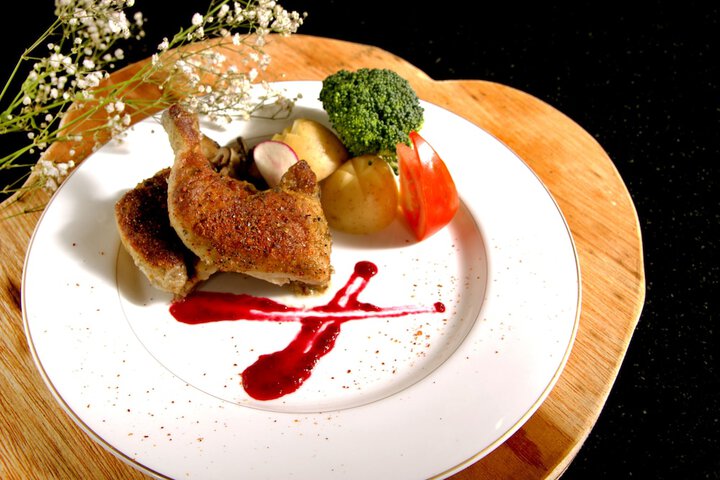 Dining 39 of 61