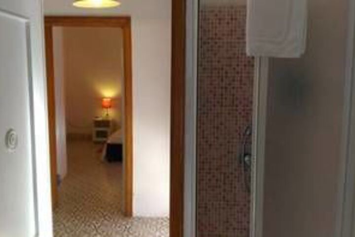 Room 8 of 39