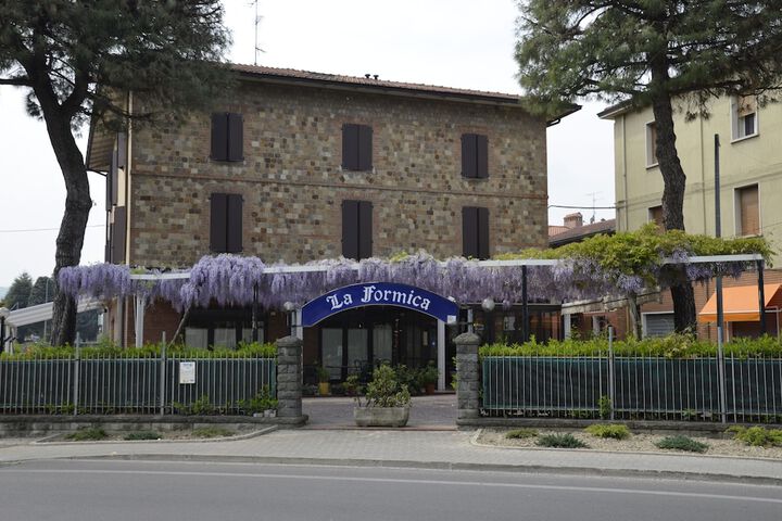 Hotel 6 of 7