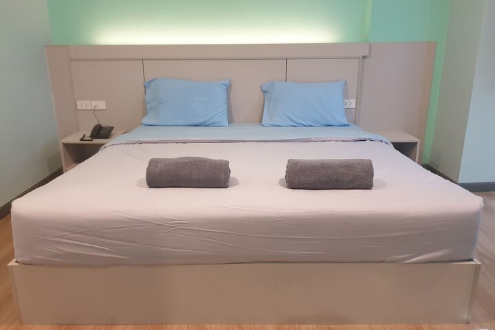 Room 6 of 23