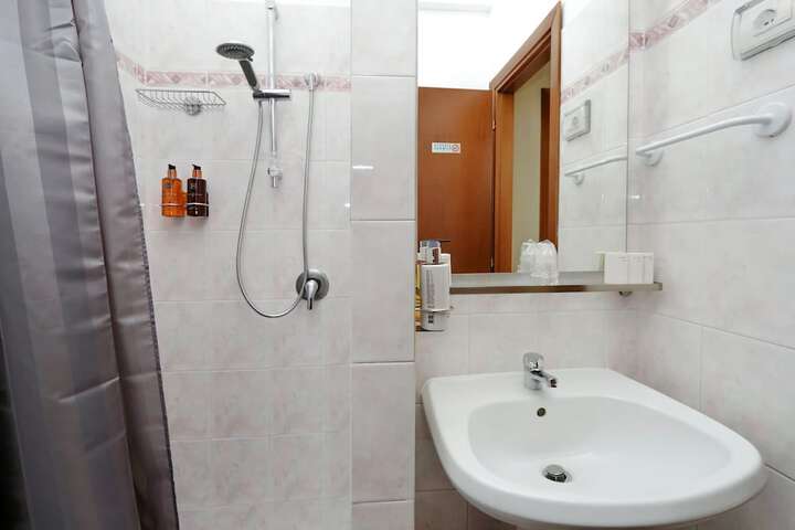 Room 30 of 52