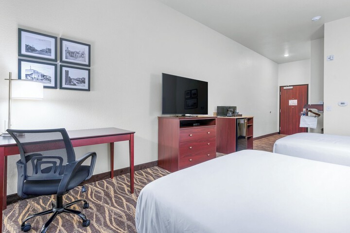 Room 25 of 99
