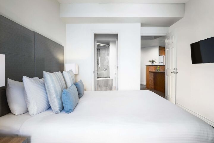 Room 10 of 68