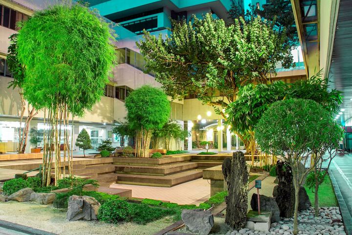 Hotel Exterior 42 of 43
