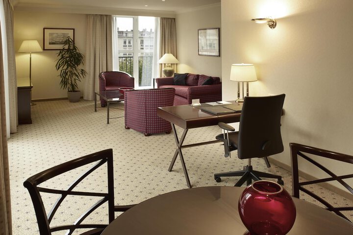 Room 70 of 122