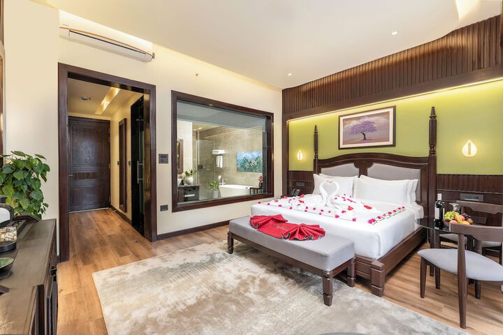 Room 15 of 104