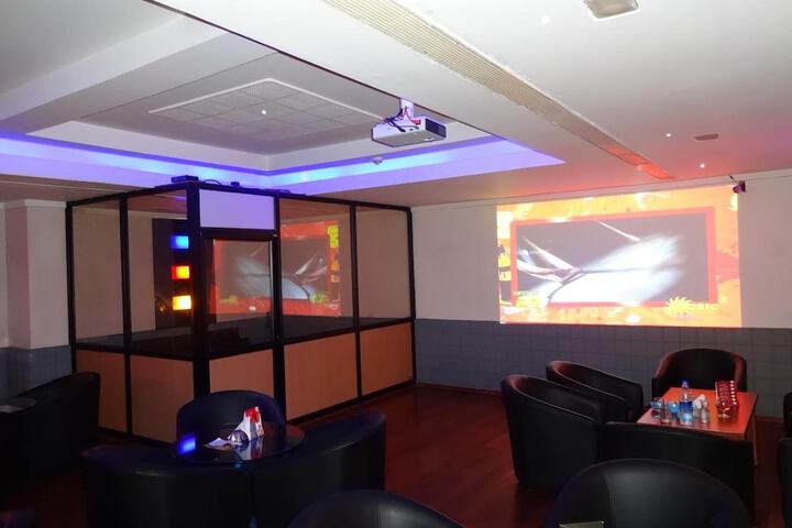 Entrance & Lobby