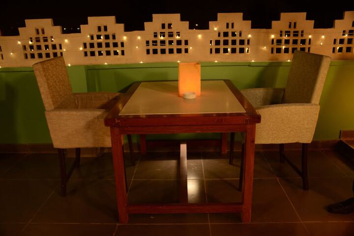 Dining 94 of 98