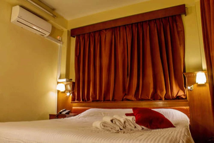 Room 7 of 48